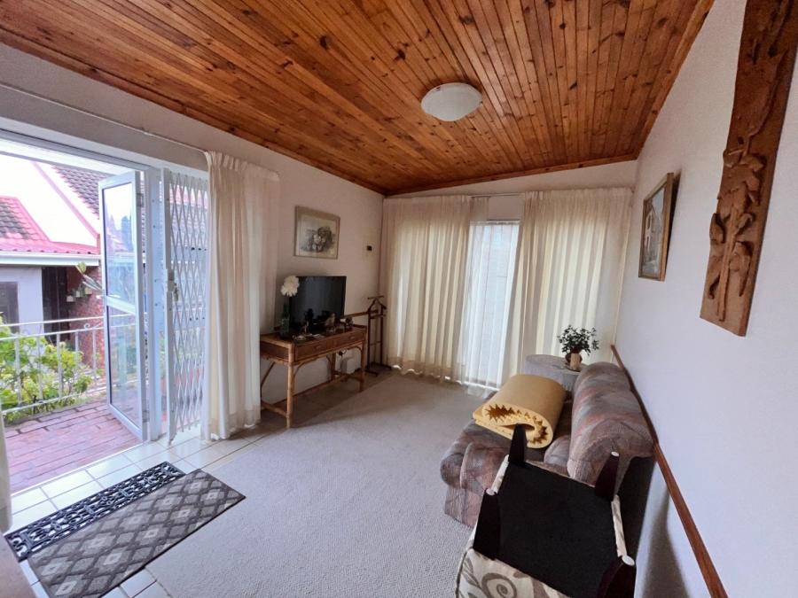 3 Bedroom Property for Sale in Wavecrest Eastern Cape